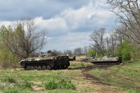 Десантники провели тактические учения с боевой стрельбой в зоне ООС