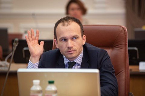 Министр юстиции заявил, что уволится, если ему не повысят зарплату 