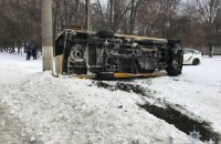 В Запорожье перевернулась маршрутка с пассажирами