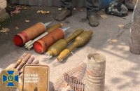 На Херсонщині чорний зброяр хотів продавати “трофейну” зброю окупантів місцевому криміналітету, – СБУ
