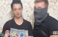 Мешканку Житомирщини підозрюють у підготовці терактів біля адмінбудівель в Одеській області