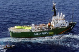 Среди задержанных на "Arctic Sunrise" есть украинец, - МИД