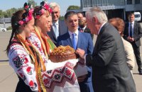 ​Рекс Тиллерсон прилетел в Украину