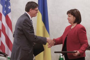 Яресько попросила у США больше денег