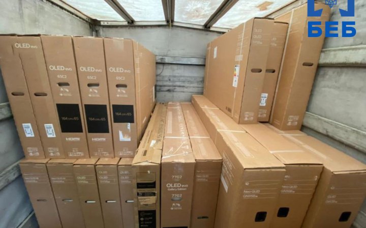 На Львівщині працівники БЕБ вилучили нерозмитнених товарів на 25 млн грн