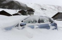Лукашенко подключил проституток к уборке снега