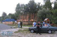 Незаконное строительство в парке "Победа" возобновилось