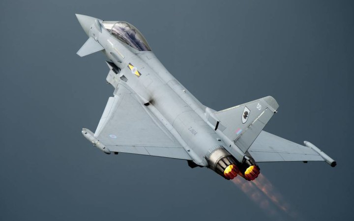 У Британії зупинилося виробництво винищувача Typhoon