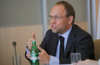 Власенко возмущен назначением допроса Тимошенко