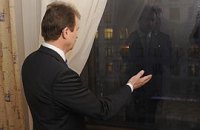 Попов пообещал остановить одну из скандальных строек 
