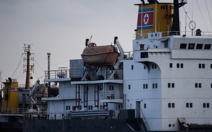 Північна Корея продовжує постачати боєприпаси Кремлю, – Bloomberg