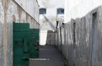 Окупанти в СІЗО в Херсоні відкрили вогонь з автоматів і вбили увʼязненого