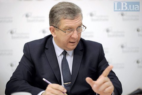 3,2 млн украинцев работают за границей на постоянной основе