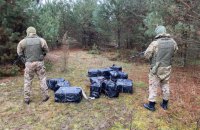 На кордоні з Білоруссю прикордонники виявили майже 25 тис. таблеток та ампул