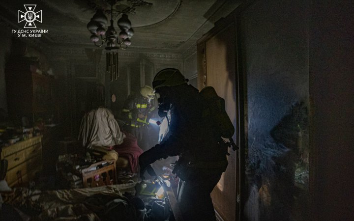 У Києві внаслідок пожежі в квартирі загинула жінка