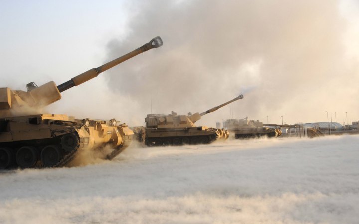 Крім танків Британія також передасть Україні 30 САУ