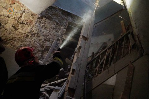 У Львові обвалились сходи у житловому будинку