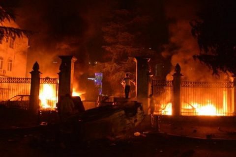 Из-за штрафа водителю в Батуми вспыхнули беспорядки, пострадали более 30 человек