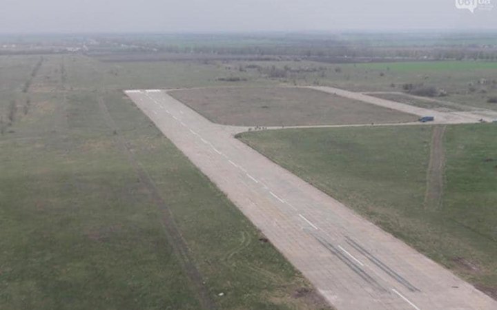 ​На аеродромі у Запоріжжі незаконно демонтували 398 плит злітно-посадкової смуги