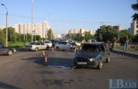 В Киеве на перекрестке столкнулись машины