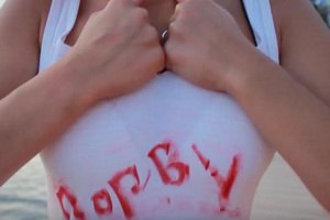 Россиянки "всех рвут" за Путина