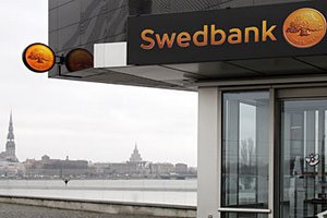 Swedbank в Латвии потерял из-за паники 250 миллионов евро