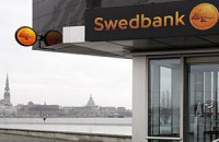 Swedbank в Латвии потерял из-за паники 250 миллионов евро