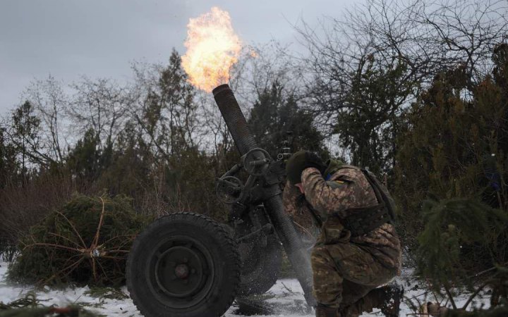 Оборона Бахмута перебуває під дедалі сильнішим тиском, - британська розвідка