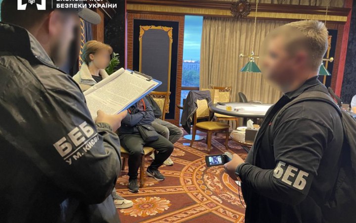 Суд оштрафував організаторів підпільного казино в київському бізнес-центрі і конфіскував понад $20 тисяч