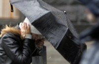 Завтра в Украине сильные порывы ветра, на дорогах - гололедица