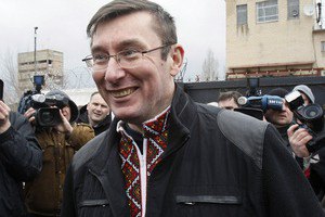 Луценко призвал не говорить о декларациях, а идти по плану