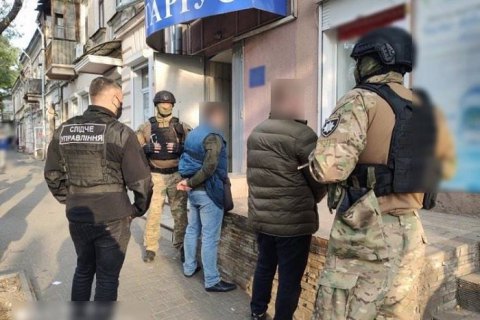 Двое мошенников пытались присвоить здание ГФС в Одессе