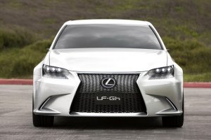 Угнанный Lexus обошелся страховщику в 315 тыс. грн