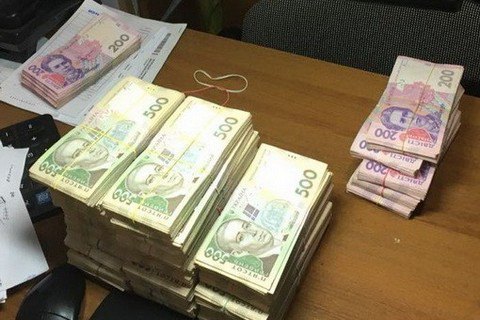 СБУ поймала трех человек, подделавших документы для 500 нелегалов