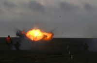 Оккупанты потеряли почти 100 человек, колонну обеспечения и немало техники при попытке прорыва на Донецком направлении