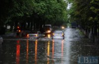 Жители двух областей до сих пор сидят без света