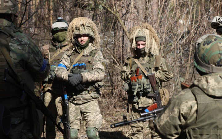 Росіяни, імовірно, хочуть оточити добре укріплені позиції ЗСУ на сході України, – британська розвідка 