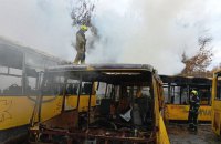 У Києві сталася пожежа на парковці: горіли два автобуси