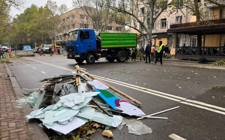 Кім і Сєнкевич показали наслідки нічного удару "Смерчем" по самому центру Миколаєва