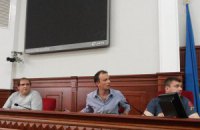 Задержанных в Киевсовете активистов обвиняют в "злостном неповиновении милиции"