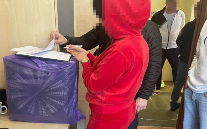 СБУ викрила на Київщині колишнього правоохоронця, який продавав державні бази даних