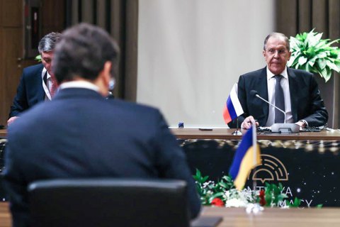 Росія привʼязує припинення вогню до виконання Україною ворожих ультиматумів, – Кулеба після зустрічі з Лавровим