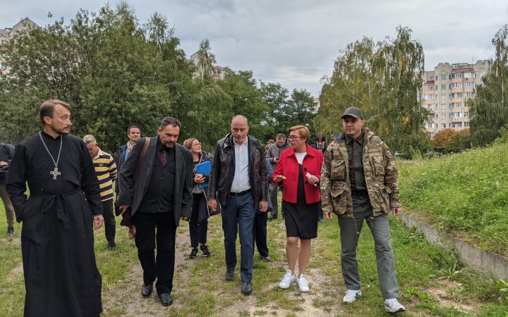 Генеральний секретар Європарламенту Клаус Велле відвідав Бучу