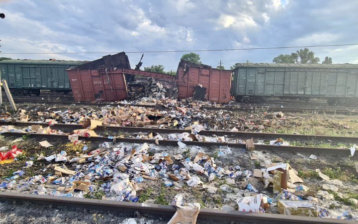 Російська ракета підірвала продовольчий потяг на сході України