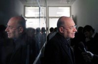 Акунин не ездит в Россию, так как она оккупирована врагом