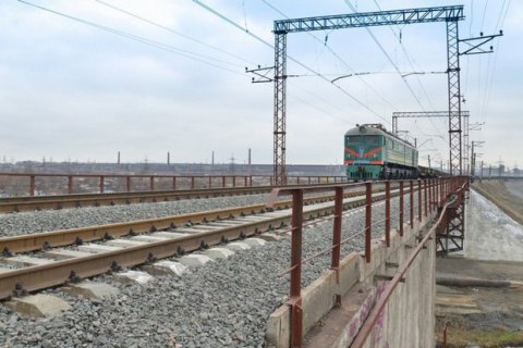 Підвищення залізничних тарифів не можна проводити на шкоду економіці, - нардеп