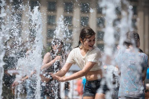 В субботу в Киеве до +30 градусов и кратковременный дождь 