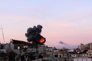 Израиль возобновил обстрел сектора Газа