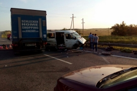 Двое украинцев погибли, семь пострадали из-за ДТП в России