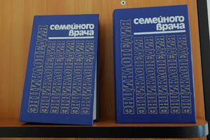 Зачем семейной медицине семейные врачи?